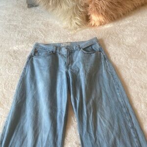 Curve Love Abercrombie & Fitch Low Rise Ultra Loose Light Wash Jeans(SHORT)